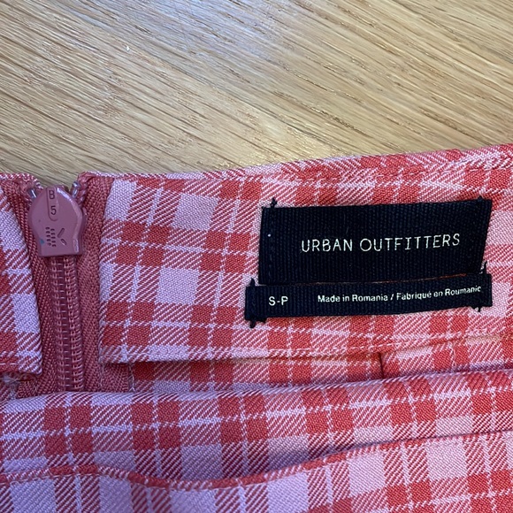 UO Gretchen Checkered Mini Skirt - Picture 3 of 4